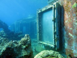 Underwater Strip Club Provides Unbelievable Glimpse Into The Past (PHOTOS)